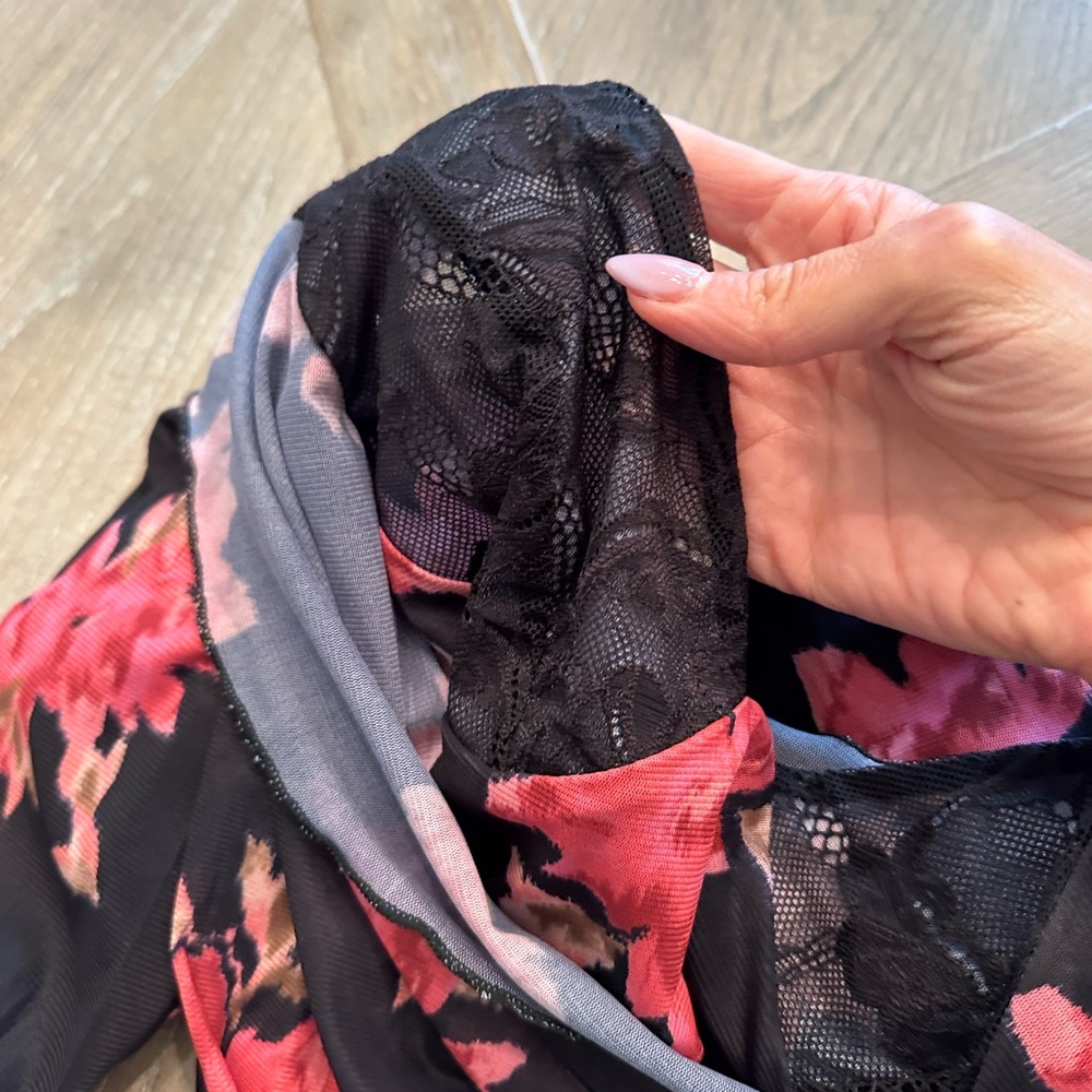NWOT Free People Lace Floral Bodysuit - Picture 3 of 3
